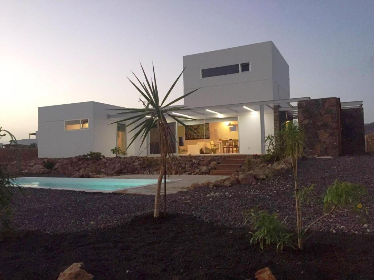 Majanicho Rock - Villa With Heated Pool Lajares Exterior foto